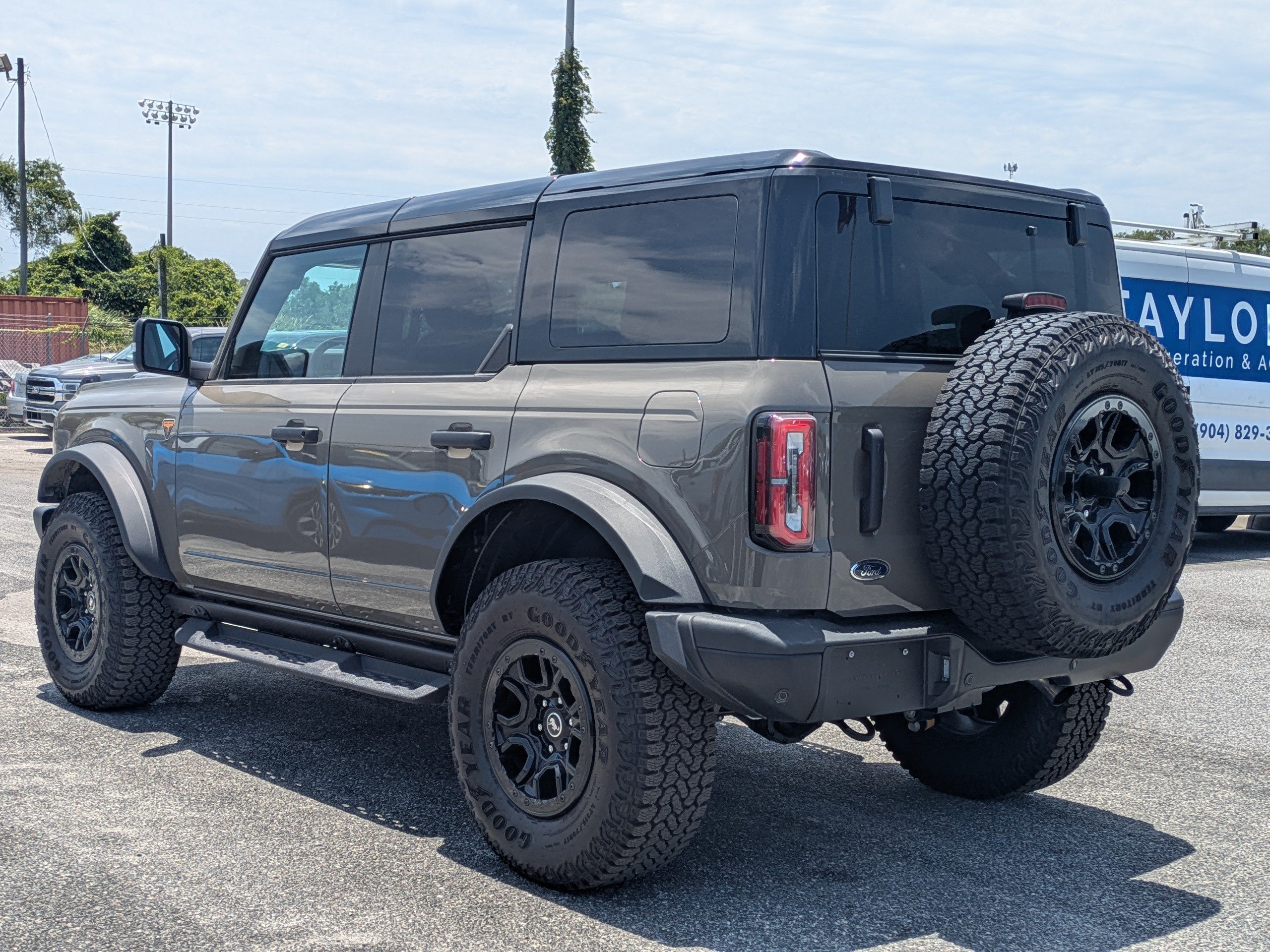 Used 2025 Ford Bronco Badlands AWD/4WD image 6