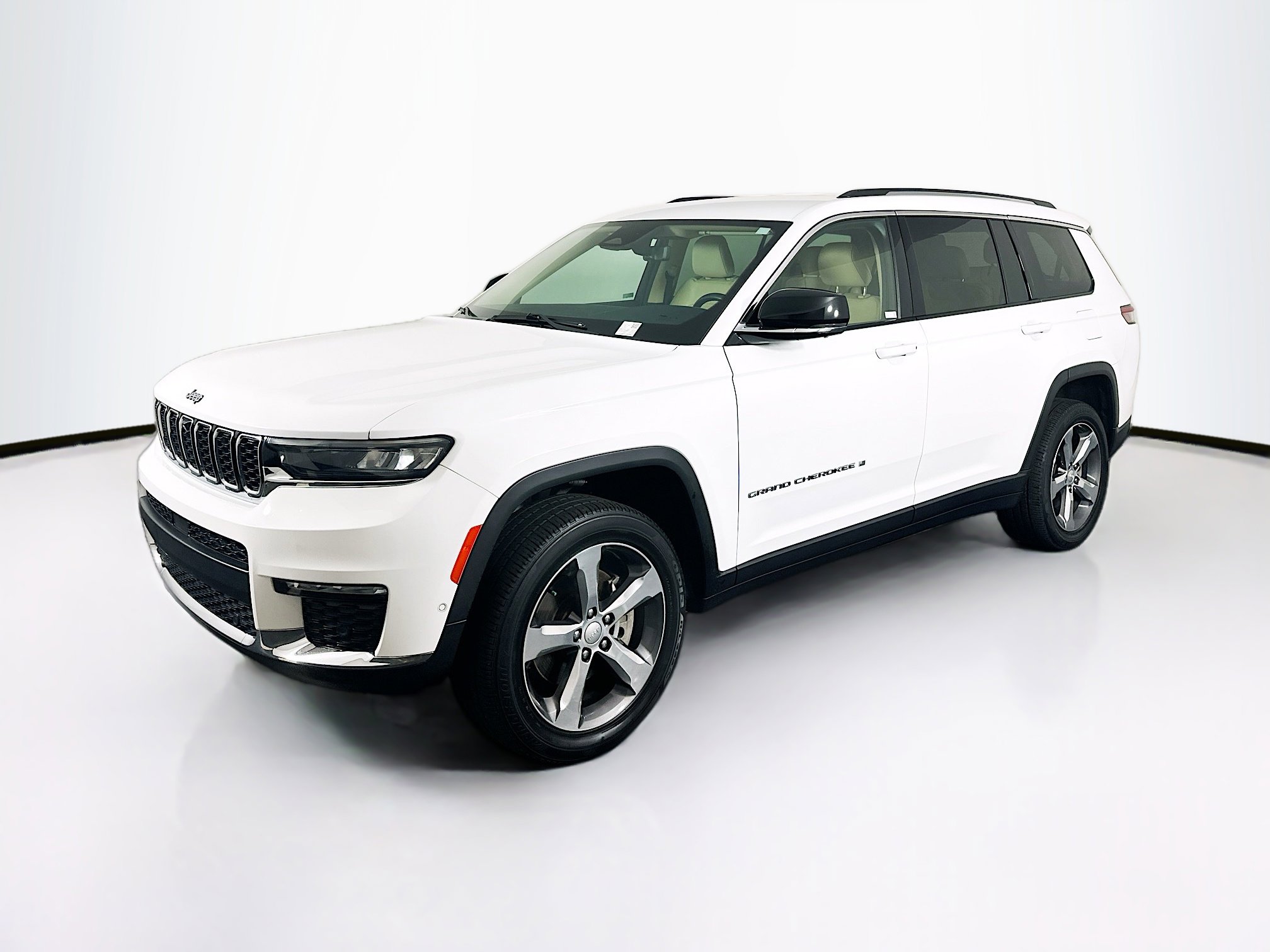 Used 2021 Jeep Grand Cherokee L Limited w/ Luxury Tech Group II image 3