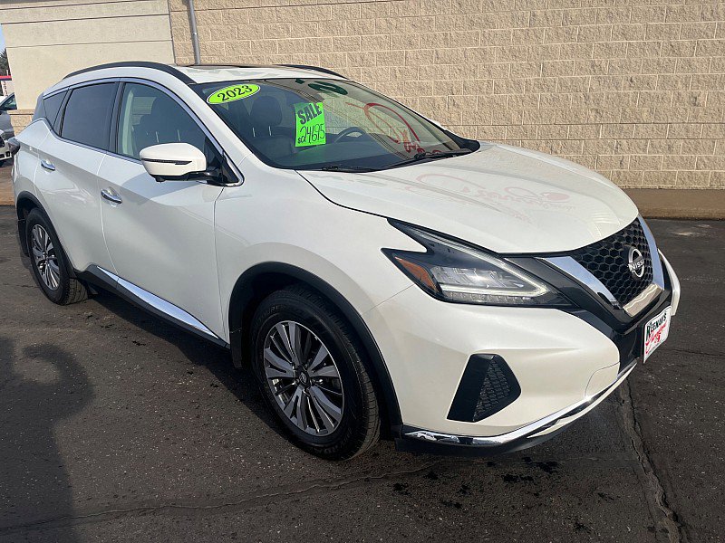 Used 2023 Nissan Murano SV image 2