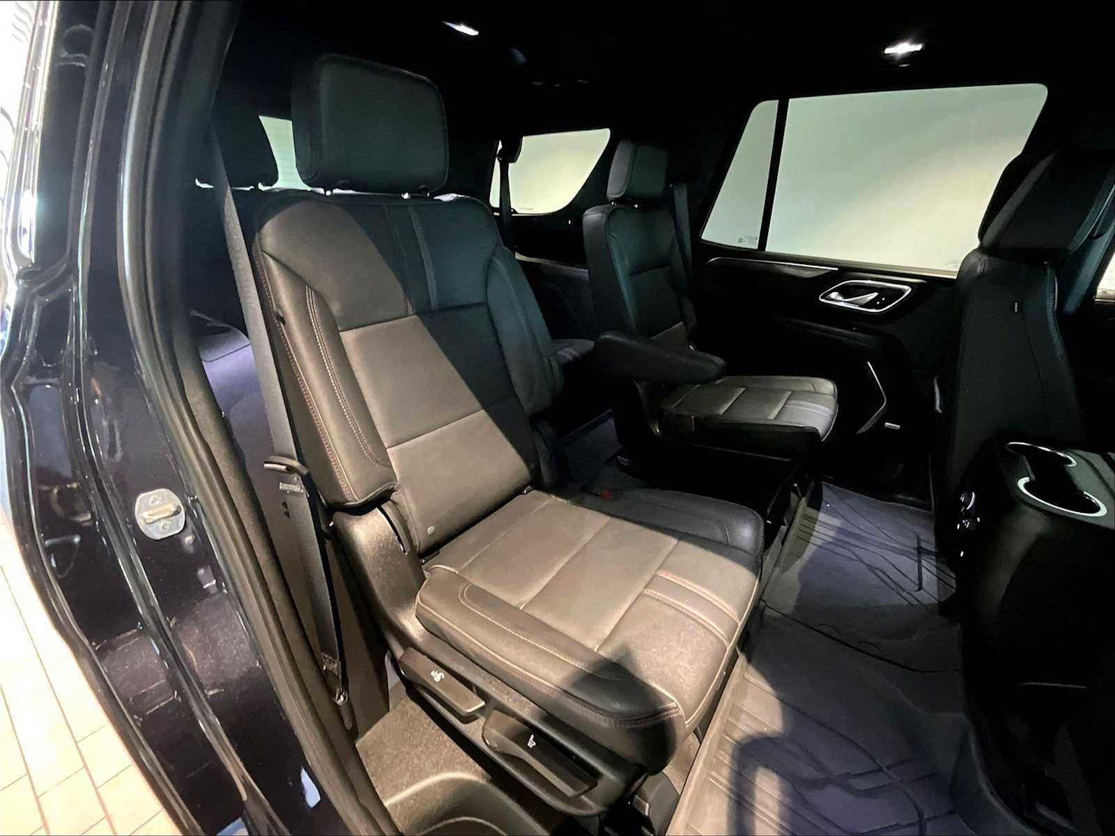 Used 2024 Chevrolet Tahoe RST w/ Luxury Package AWD/4WD image 32