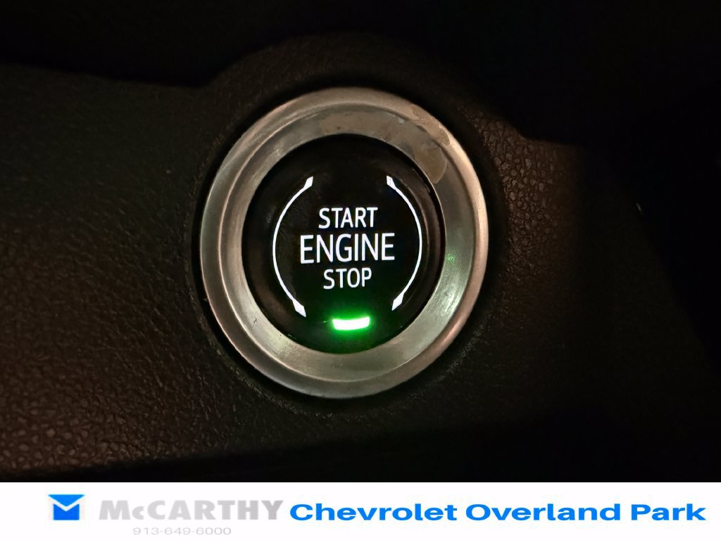 Used 2024 Chevrolet Traverse LT w/ Trailering Package FWD image 18