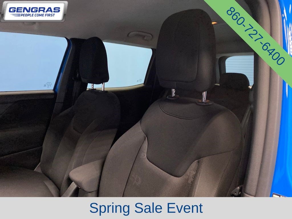 Used 2015 Jeep Renegade Latitude AWD/4WD image 9
