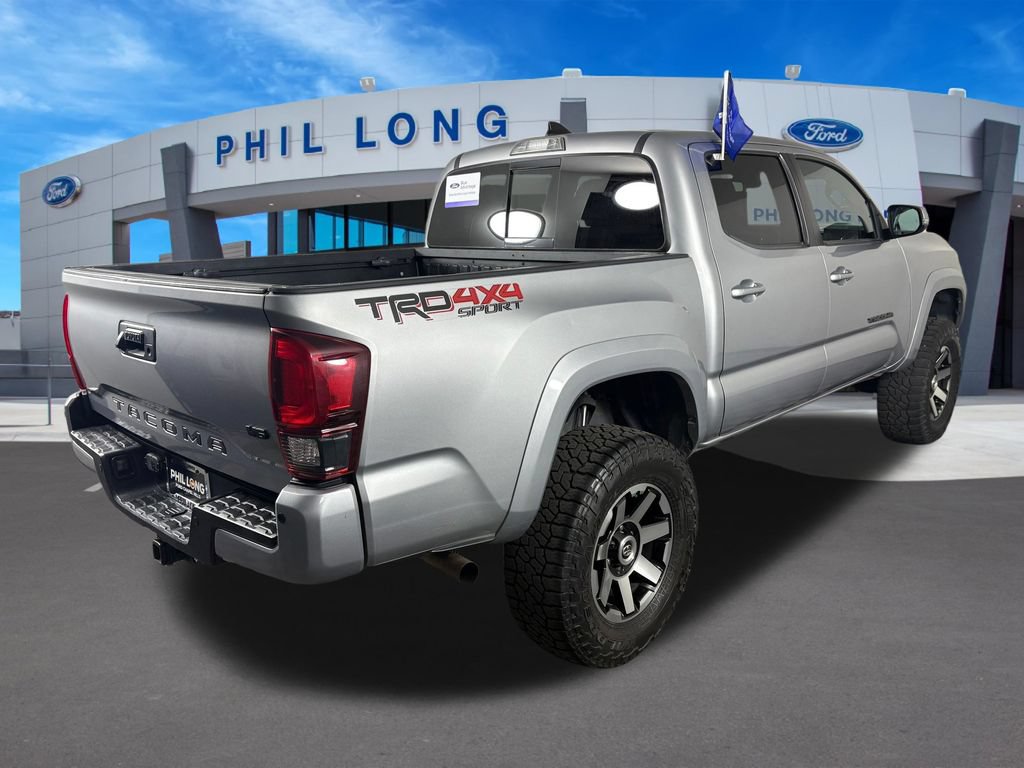 Used 2019 Toyota Tacoma TRD Sport w/ Technology Package AWD/4WD image 5