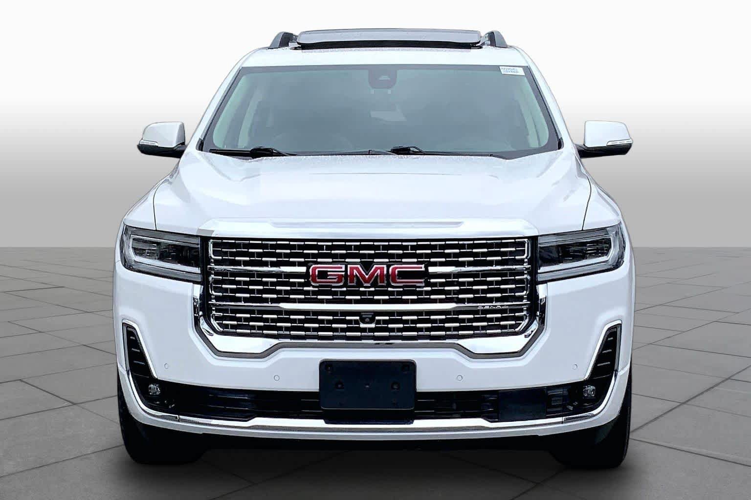 Used 2023 GMC Acadia Denali w/ Denali Technology Package AWD/4WD image 4