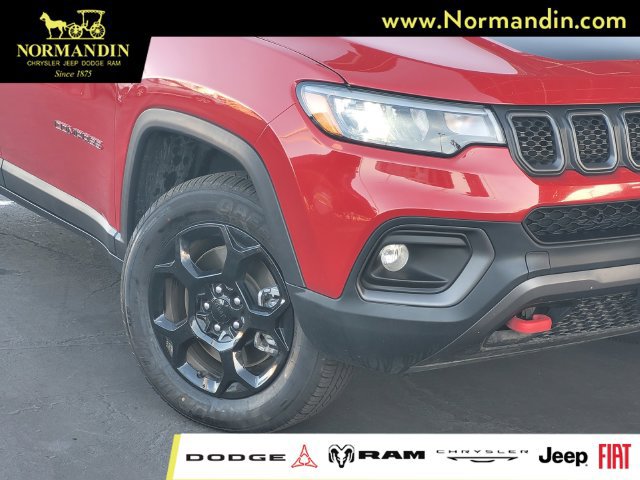 Used 2023 Jeep Compass Trailhawk AWD/4WD image 5