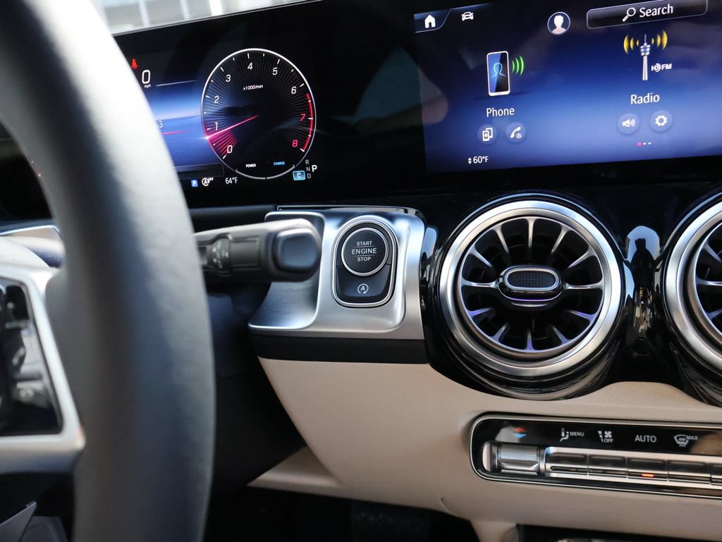 New 2026 Mercedes-Benz GLB 250 4MATIC image 30