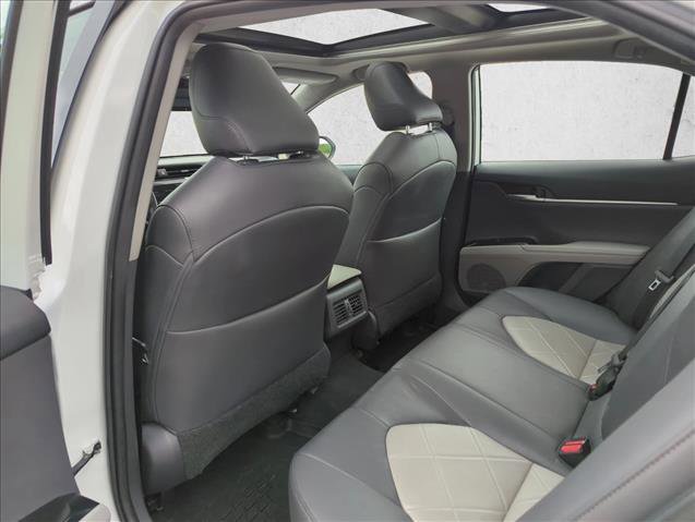 Used 2019 Toyota Camry XLE FWD image 16