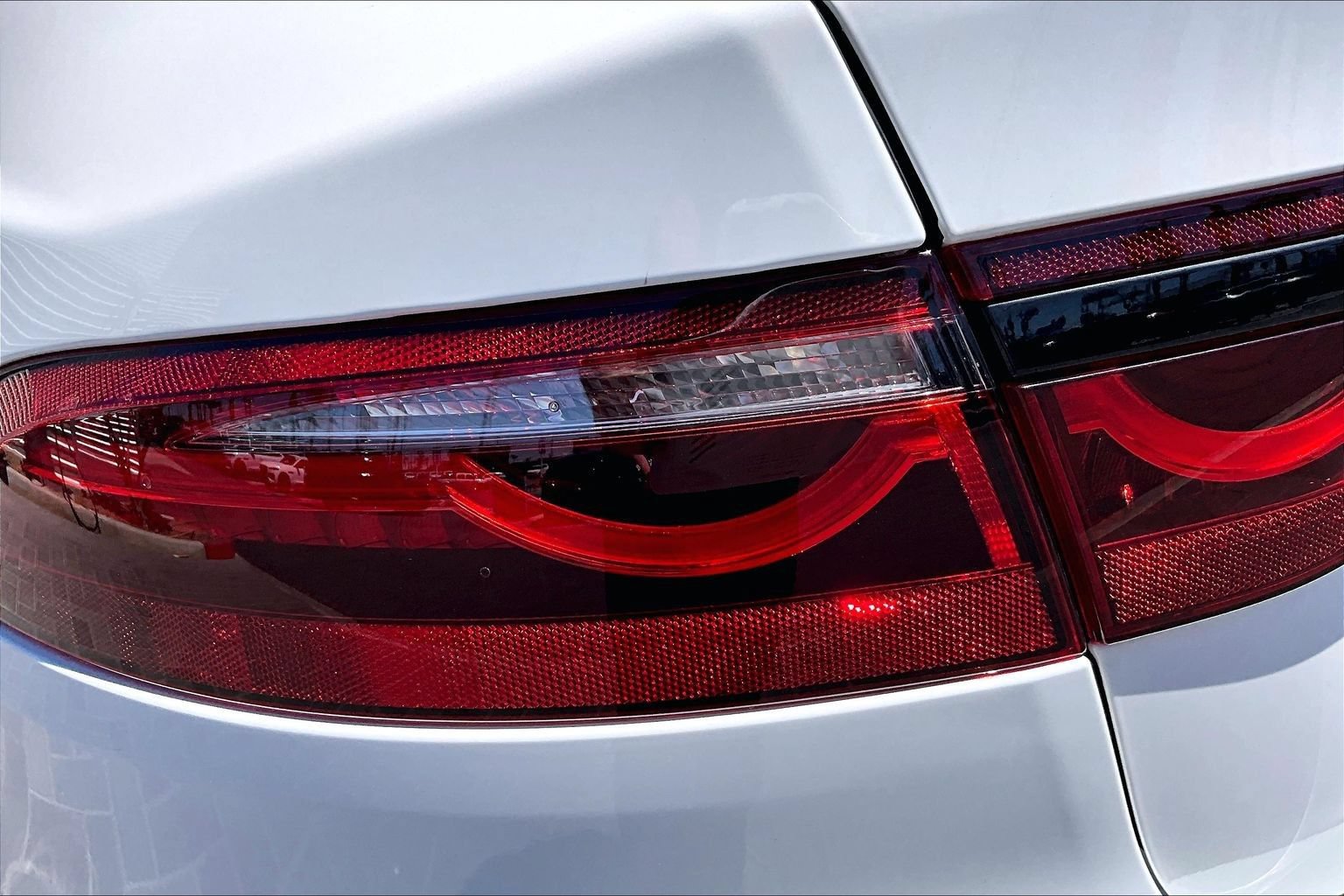 Used 2024 Jaguar XF R-Dynamic SE AWD/4WD image 28