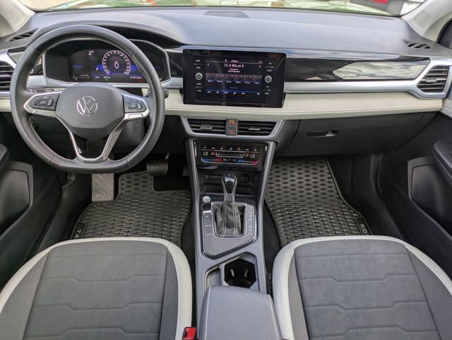 Used 2025 Volkswagen Taos SE FWD image 15