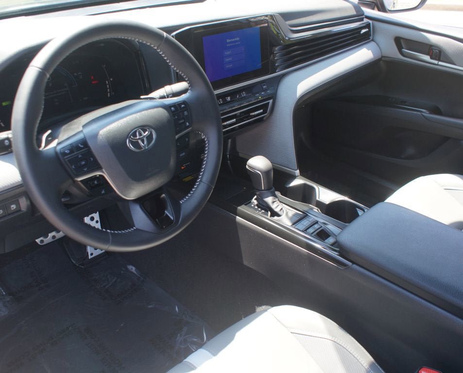 Used 2026 Toyota Camry SE FWD image 13