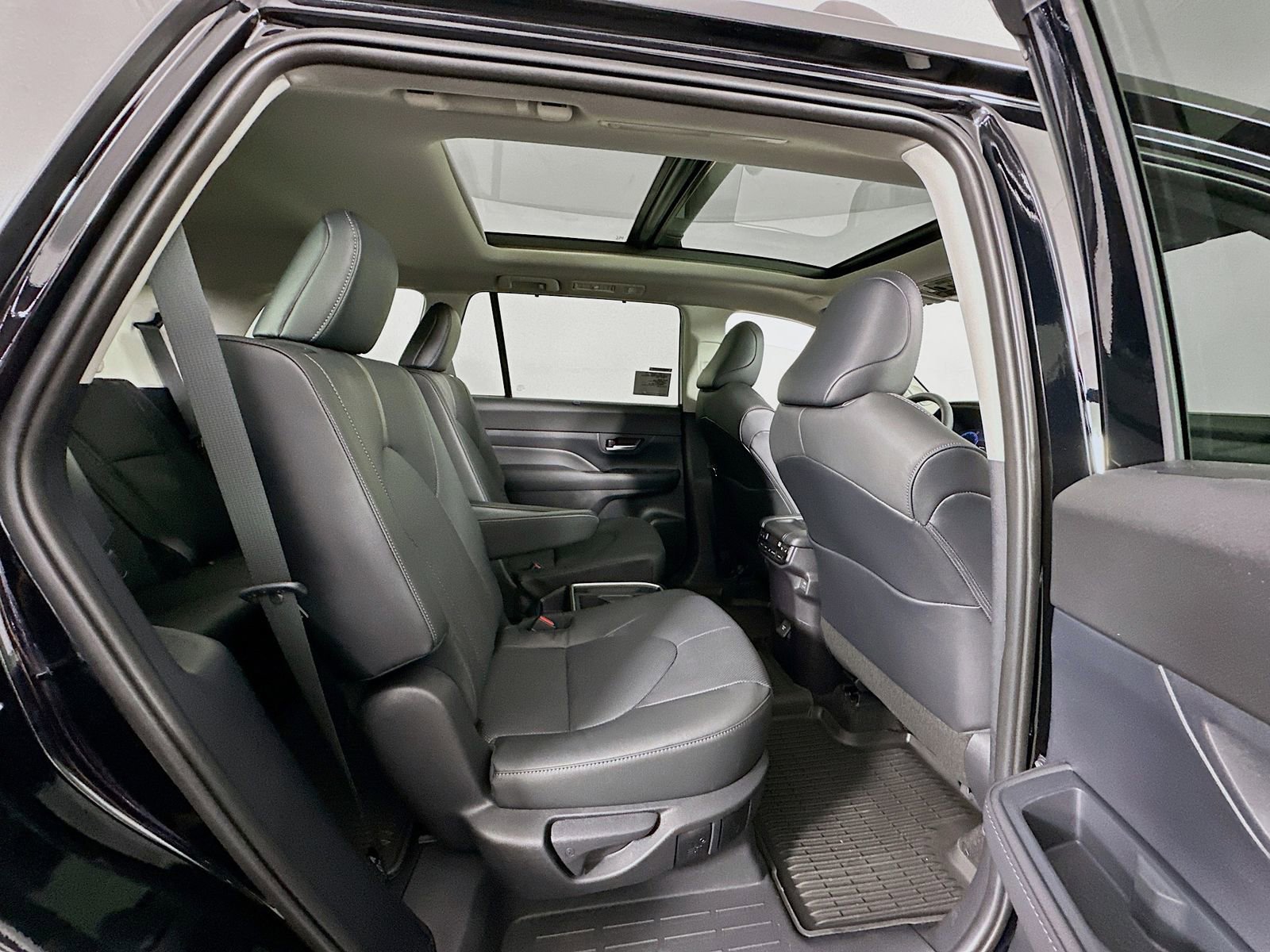 New 2026 Toyota Grand Highlander Platinum AWD/4WD image 29