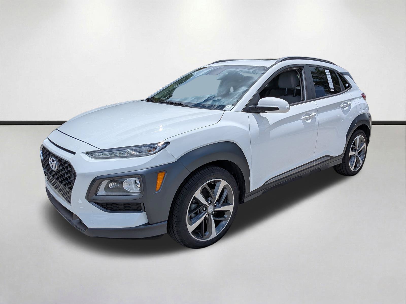 Used 2021 Hyundai Kona Limited w/ Cargo Package FWD image 7