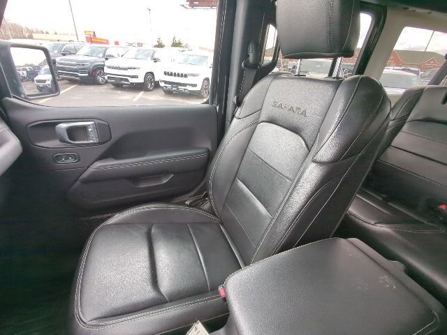 Used 2022 Jeep Wrangler Unlimited Sahara w/ Cold Weather Group image 16