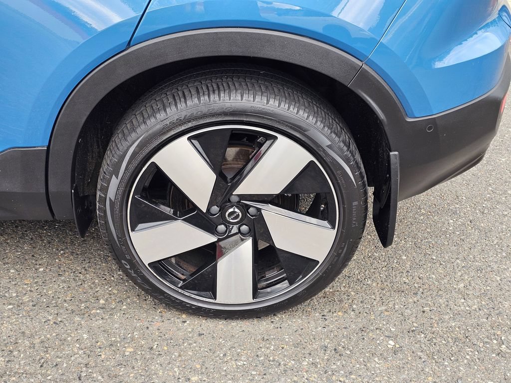 Used 2023 Volvo XC40 Recharge Ultimate w/ Protection Package Premier AWD/4WD image 9