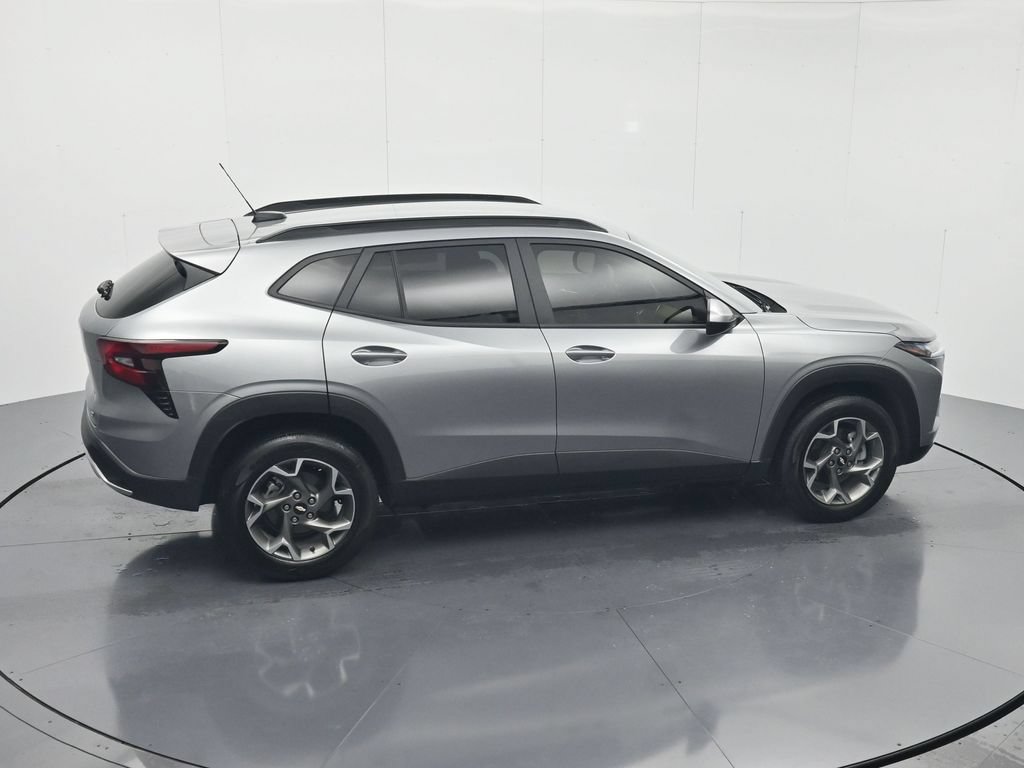 Certified 2025 Chevrolet Trax LT FWD image 31