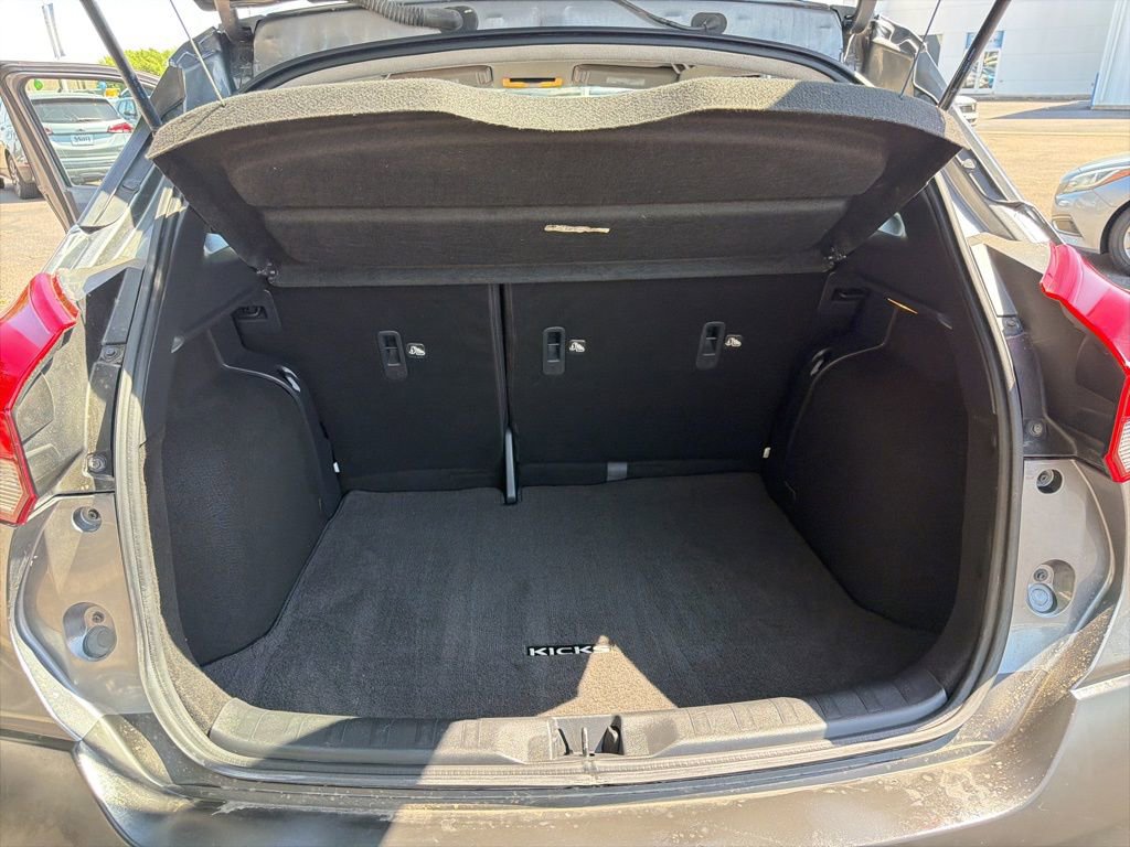 Used 2019 Nissan Kicks SR image 22