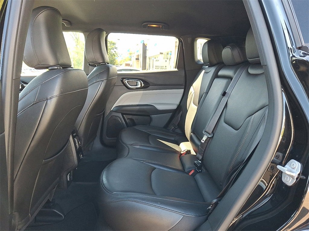 Used 2023 Jeep Compass Limited image 11