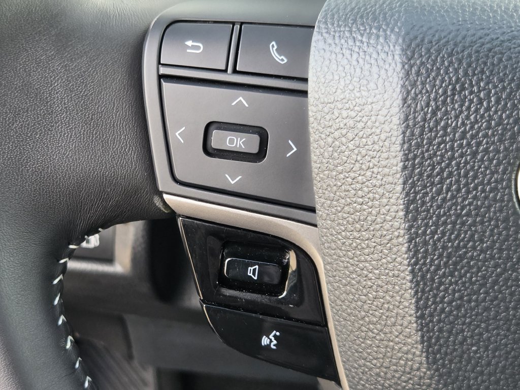 Used 2026 Toyota Camry SE FWD image 24