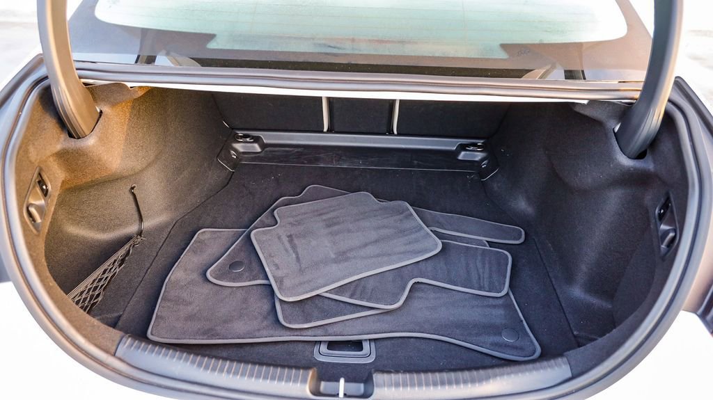 Used 2025 Mercedes-Benz C 300 4MATIC Sedan image 30