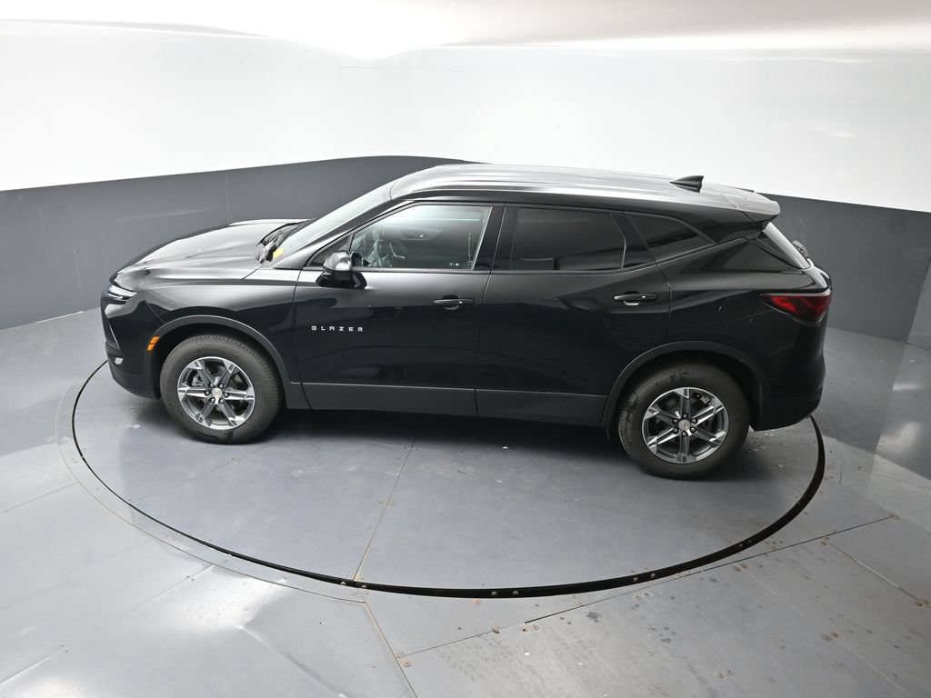 Used 2025 Chevrolet Blazer LT FWD image 46