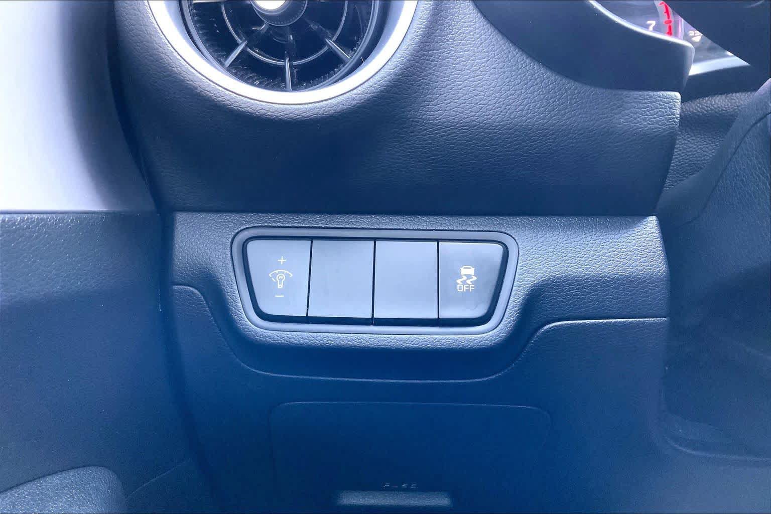 Used 2024 Kia Forte LXS FWD image 35