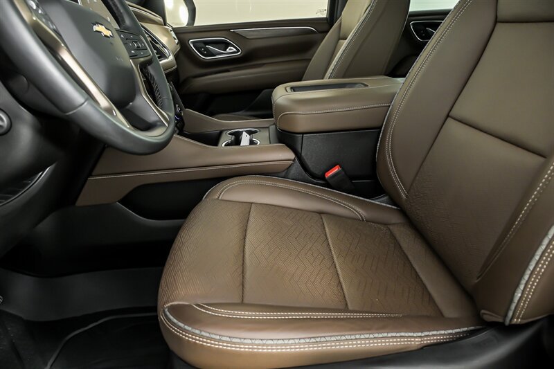 Used 2023 Chevrolet Tahoe High Country AWD/4WD image 16