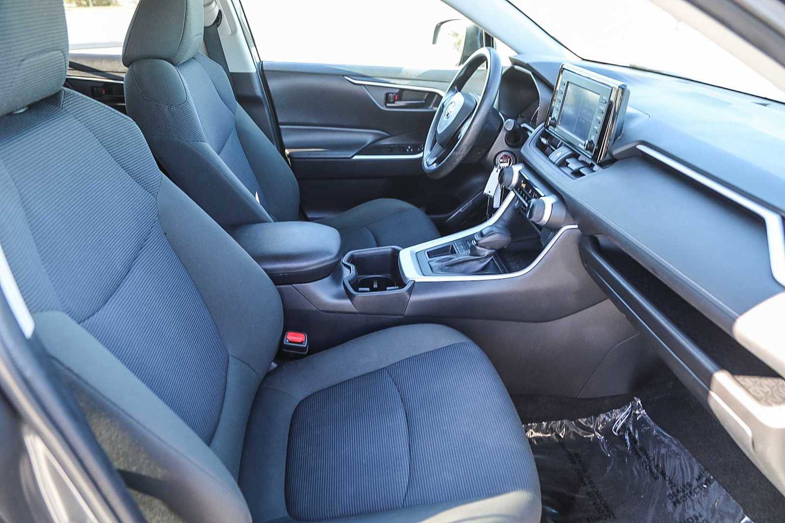 Certified 2022 Toyota RAV4 LE image 17