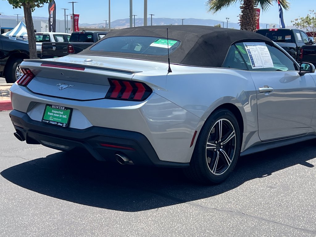 Used 2025 Ford Mustang Premium RWD image 9