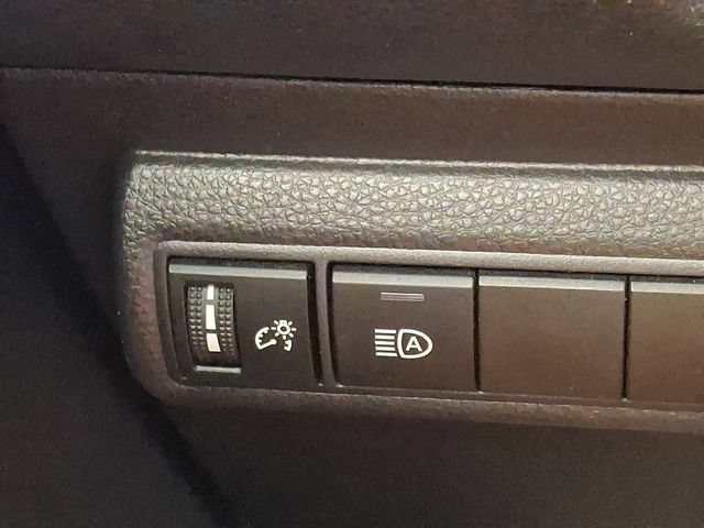 Certified 2025 Toyota Corolla LE FWD image 32