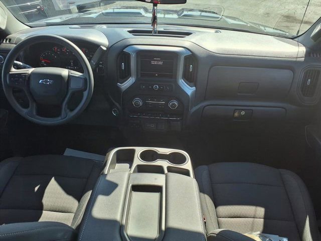 Used 2024 Chevrolet Silverado 1500 Custom Trail Boss w/ LPO, Dark Essentials Package image 9