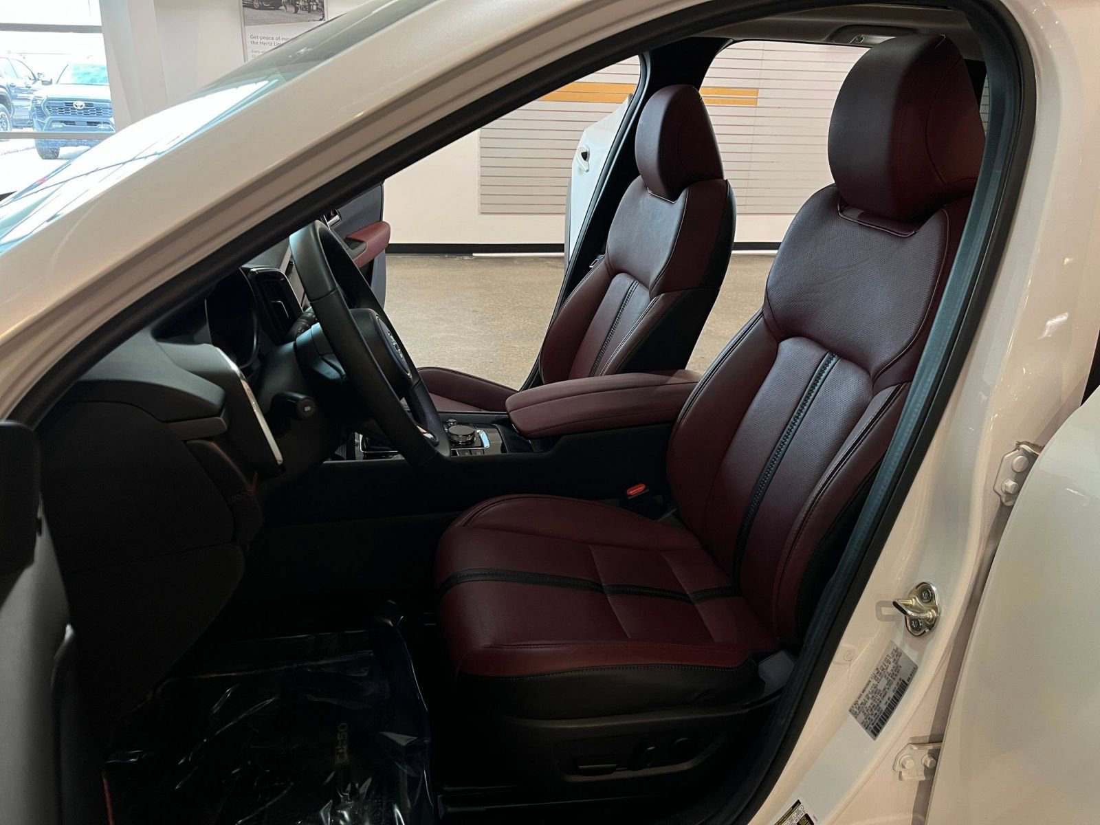 Used 2025 MAZDA CX-50 2.5 Hybrid w/ Premium Plus Pkg image 28