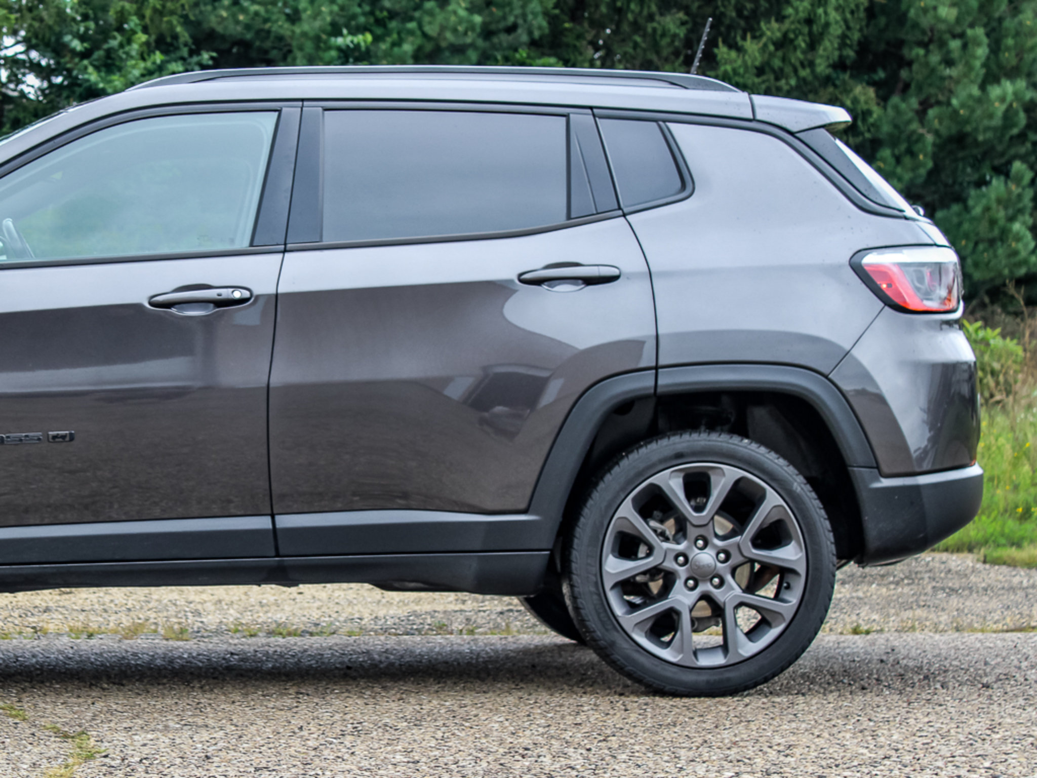 Used 2021 Jeep Compass Latitude w/ Sun and Sound Group AWD/4WD image 39
