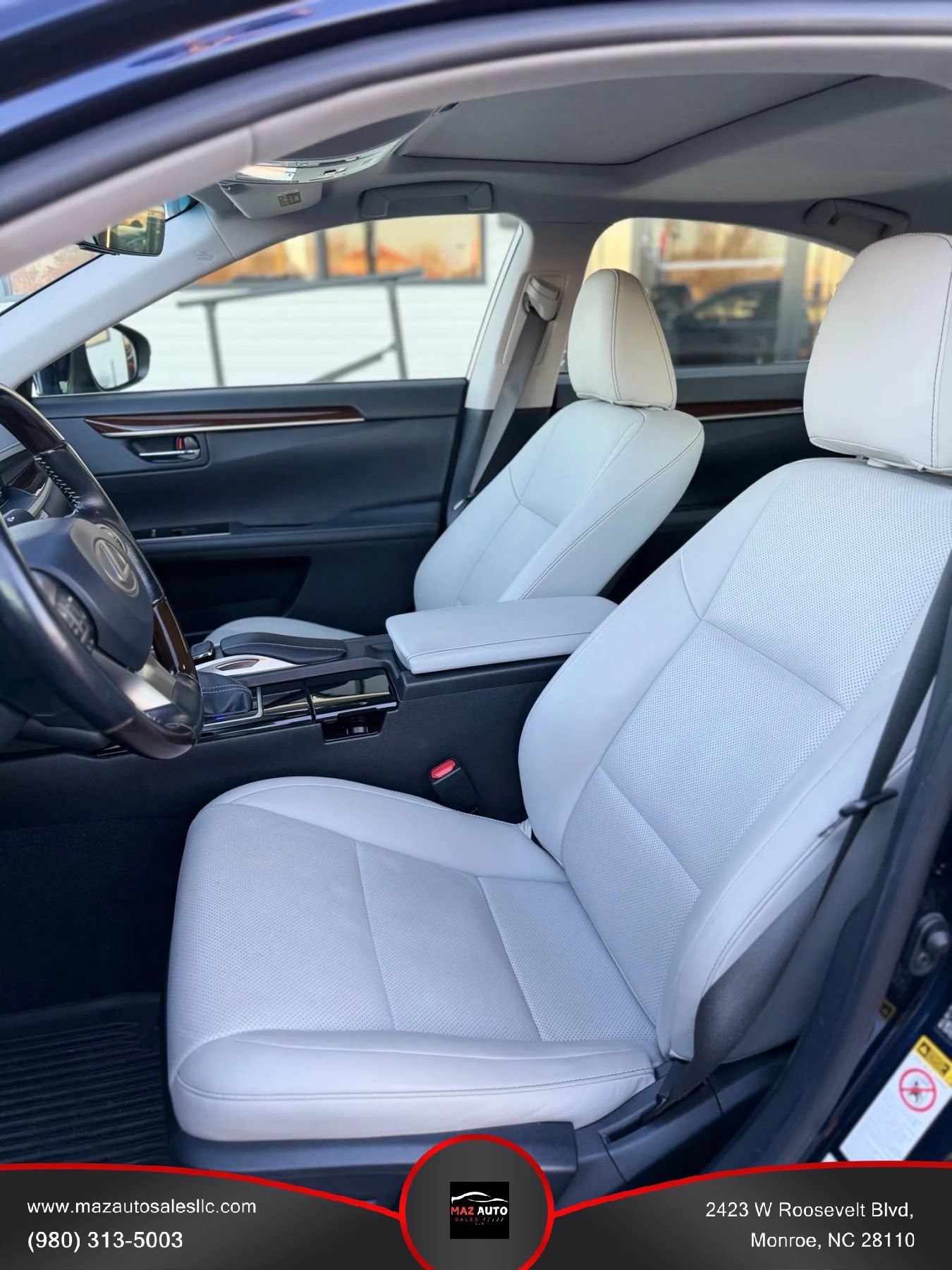 Used 2016 Lexus ES 350 w/ Navigation System Package image 10