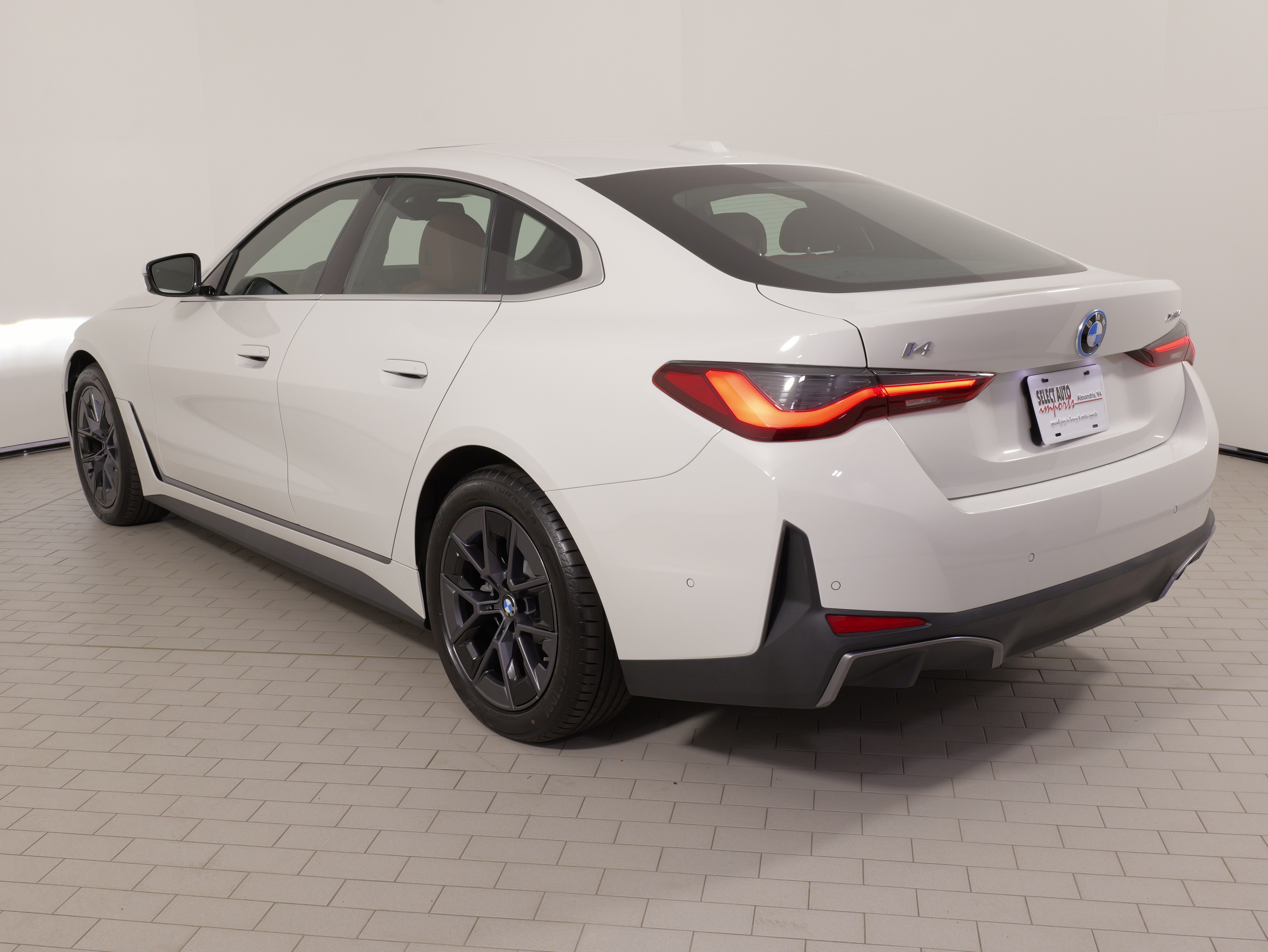 Used 2025 BMW i4 xDrive40i w/ Premium Package AWD/4WD image 14