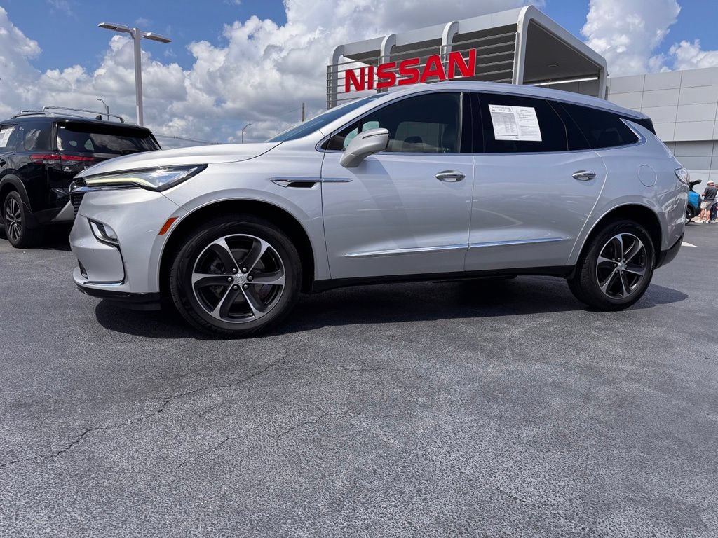 Used 2022 Buick Enclave Essence w/ Sport Touring Edition AWD/4WD image 2