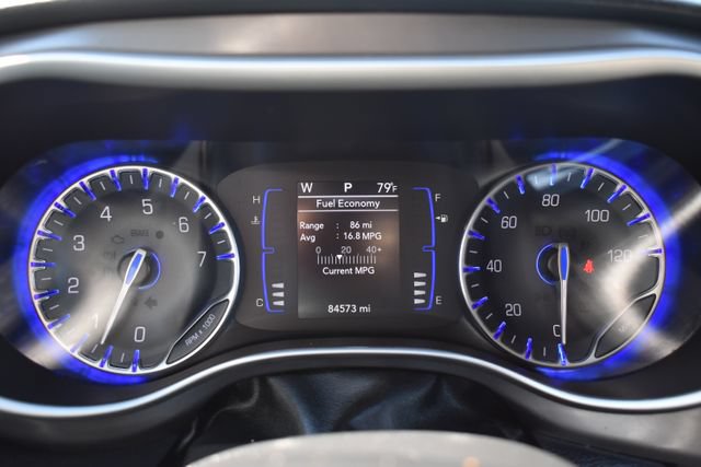 Used 2020 Chrysler Pacifica Touring-L FWD image 21