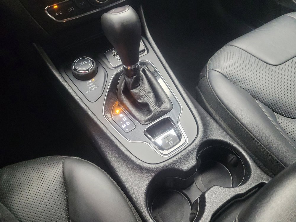 Used 2019 Jeep Cherokee Limited AWD/4WD image 26