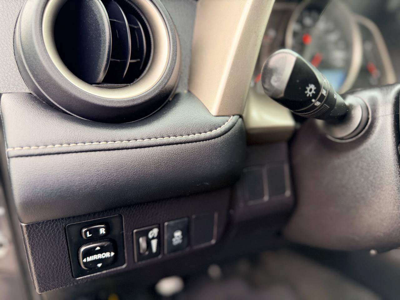 Used 2015 Toyota RAV4 XLE FWD image 11