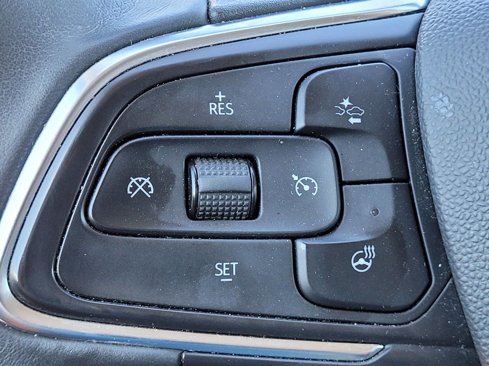 Used 2021 Buick Envision Essence w/ Sport Touring Package image 30