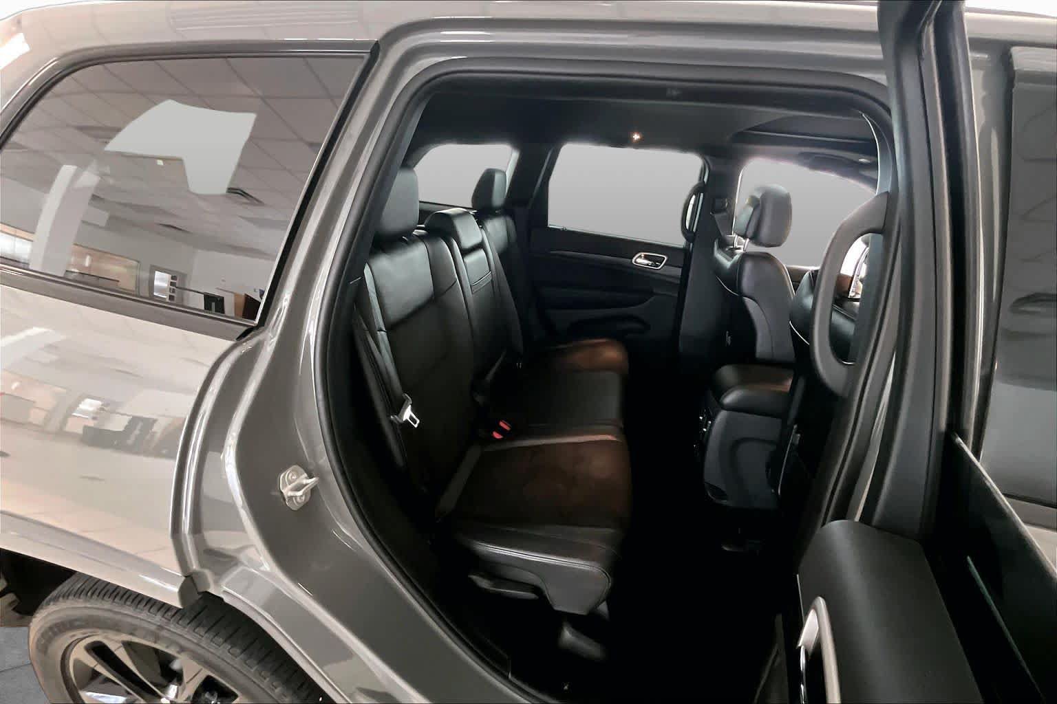 Used 2020 Jeep Grand Cherokee Altitude RWD image 19