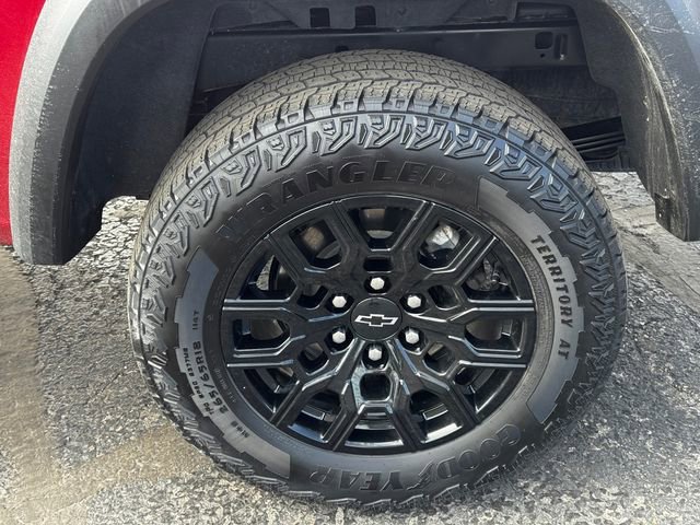 Used 2025 Chevrolet Colorado Trail Boss AWD/4WD image 11