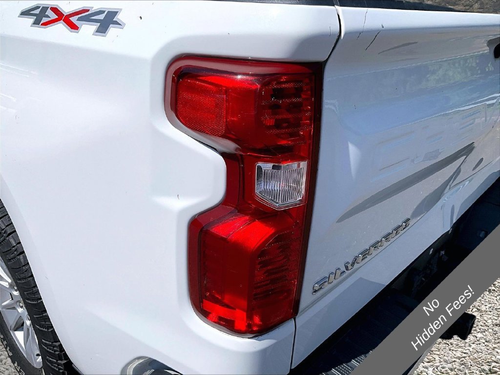 Used 2022 Chevrolet Silverado 1500 LT AWD/4WD image 26