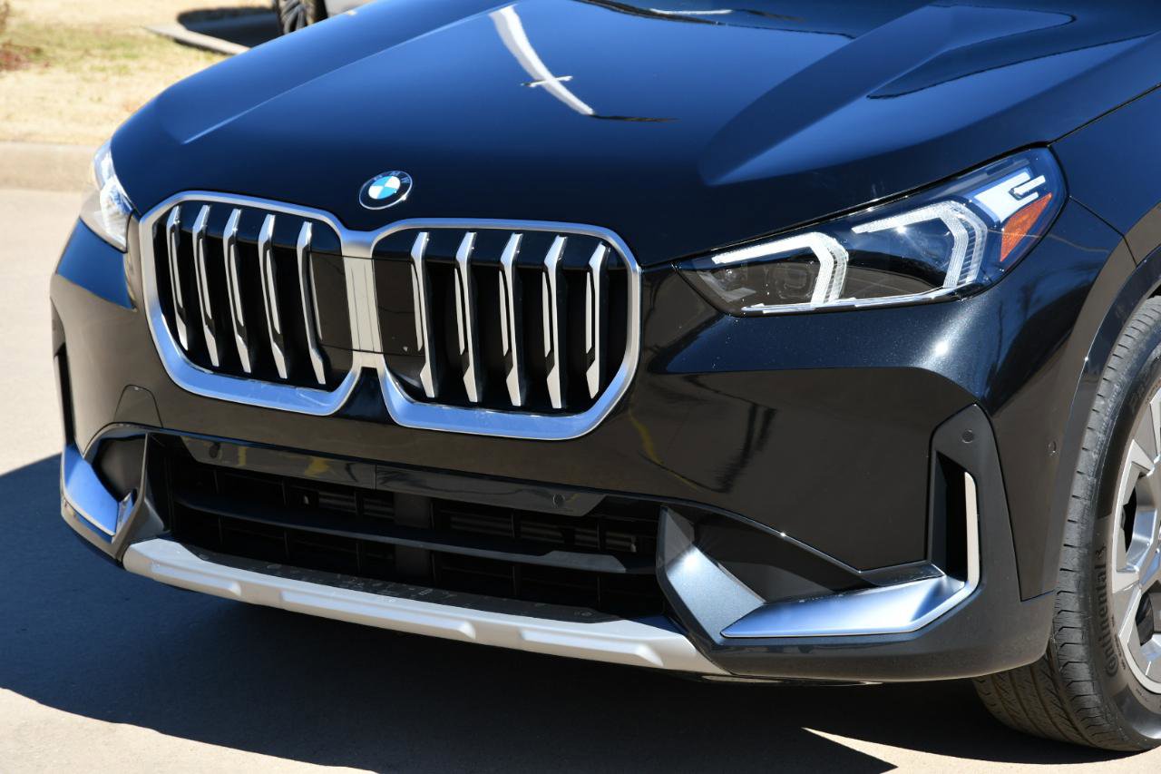 Used 2026 BMW X1 xDrive28i image 3