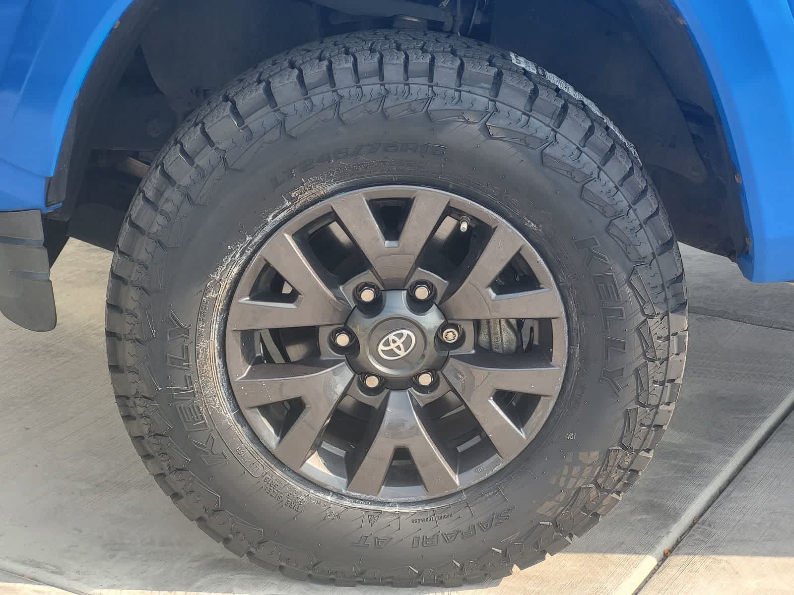 Used 2020 Toyota Tacoma SR5 RWD image 9