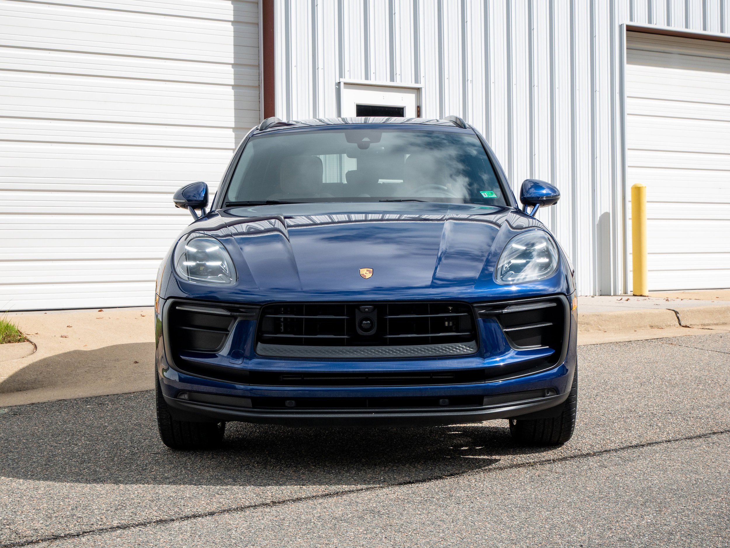 Certified 2024 Porsche Macan AWD/4WD image 10