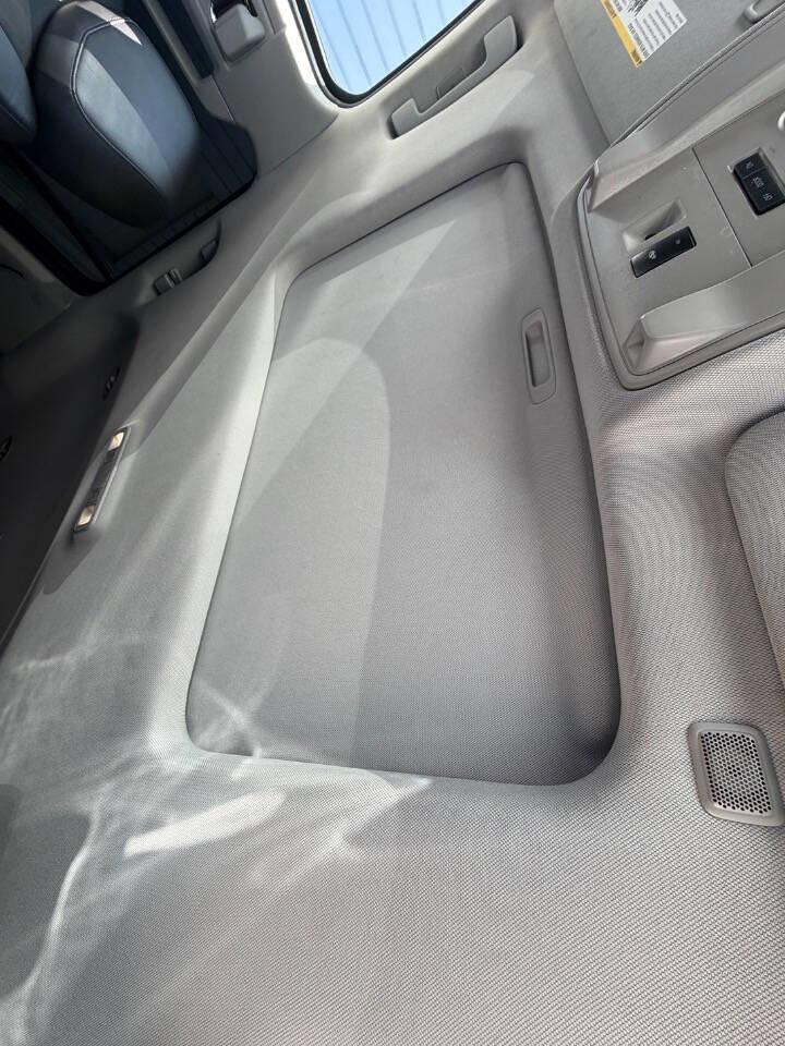 Used 2016 Cadillac Escalade Luxury RWD image 16