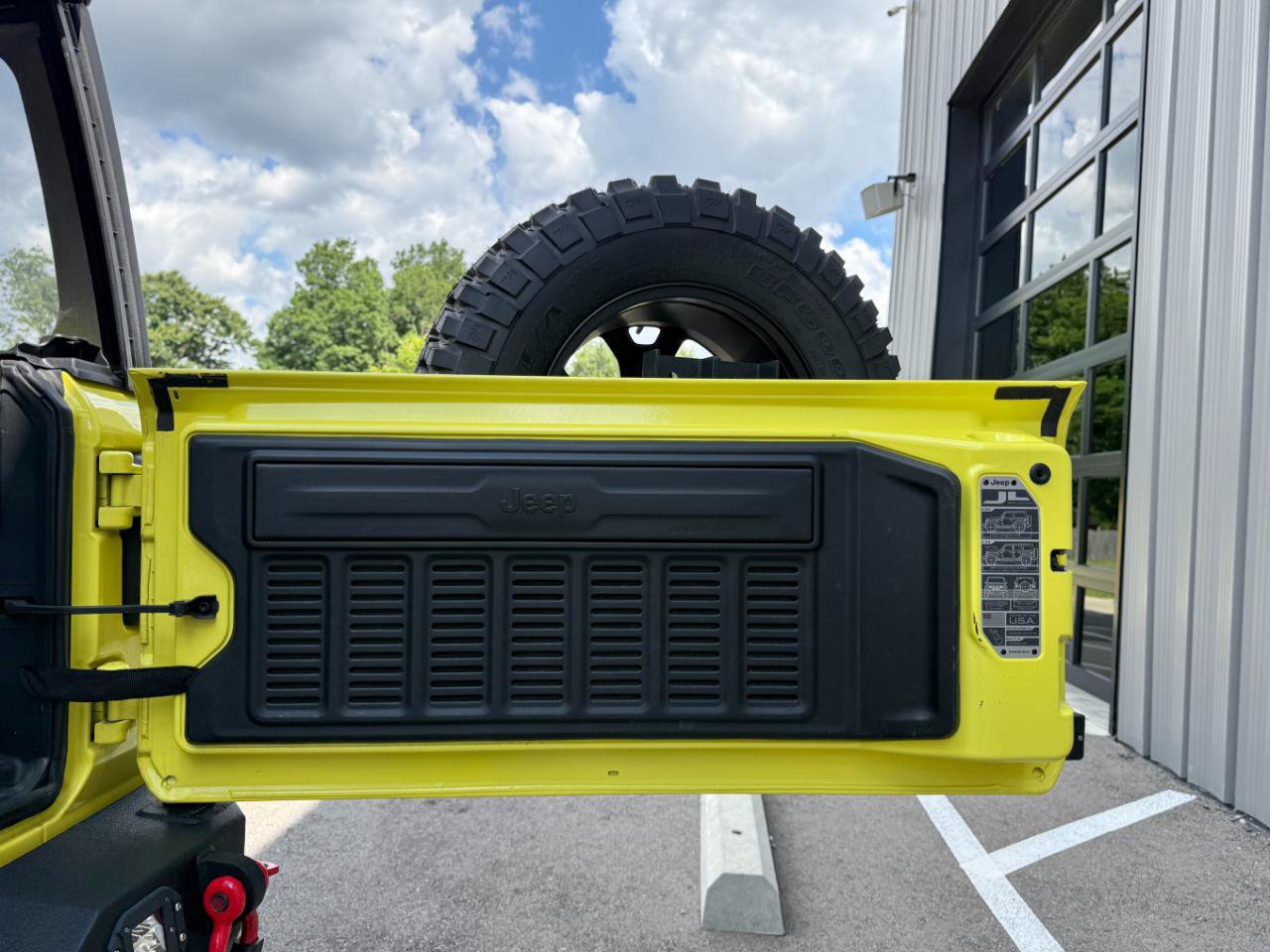 Used 2023 Jeep Wrangler Sport AWD/4WD image 21