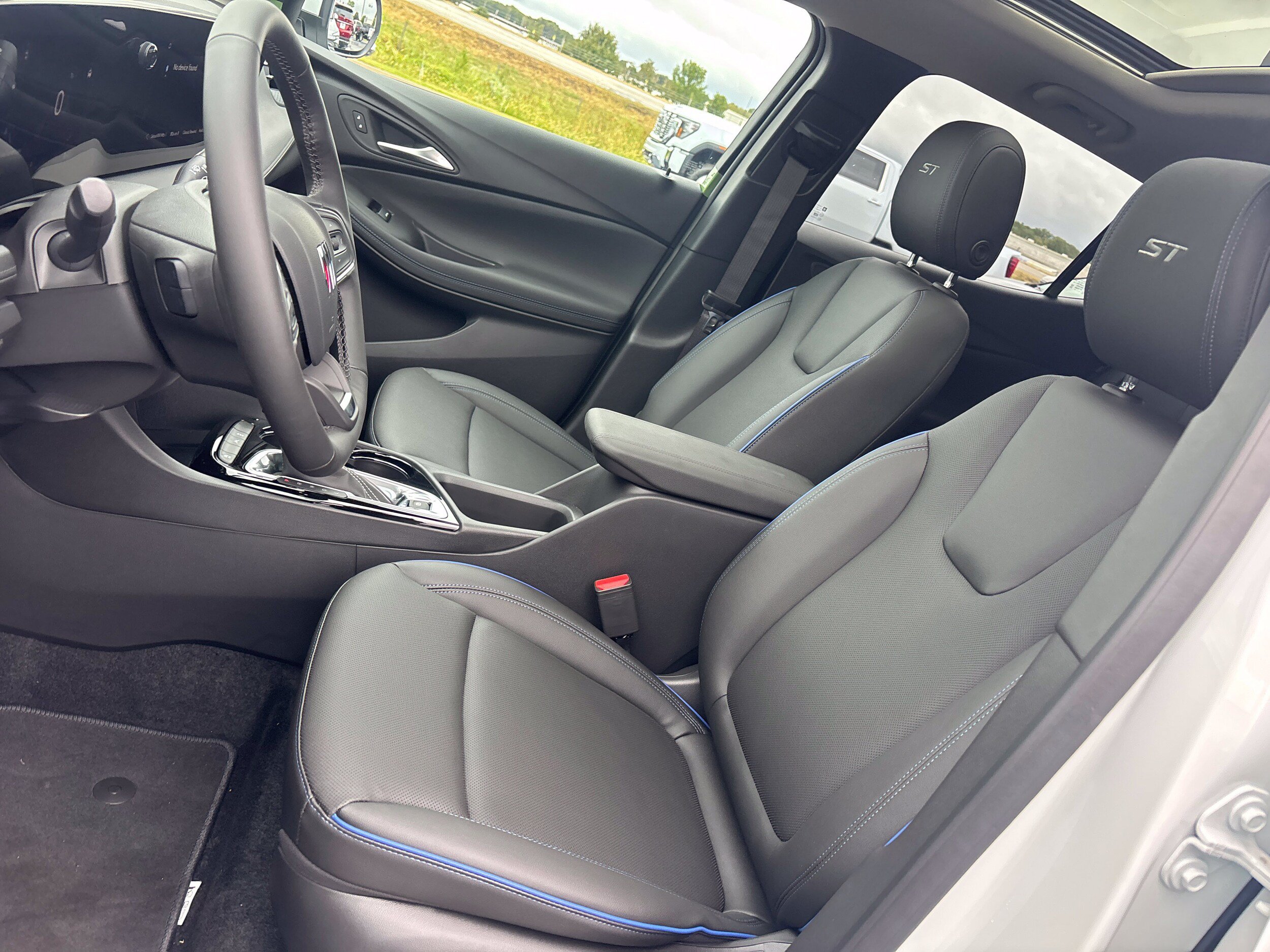 New 2026 Buick Encore GX Sport Touring w/ Comfort Package FWD image 12