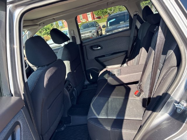 Used 2021 Nissan Rogue SV AWD/4WD image 21