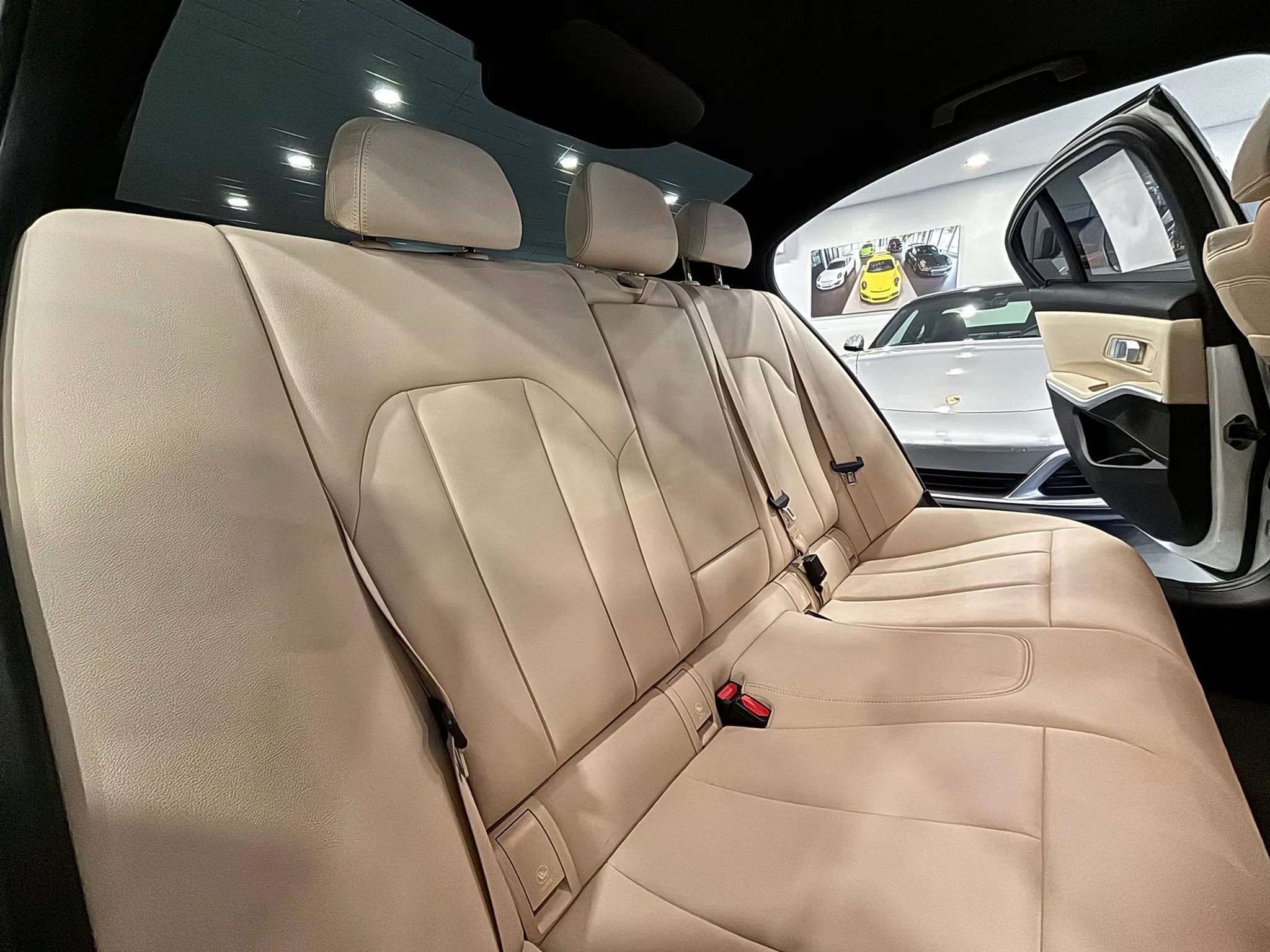 Used 2020 BMW 330i Sedan w/ Convenience Package RWD image 17